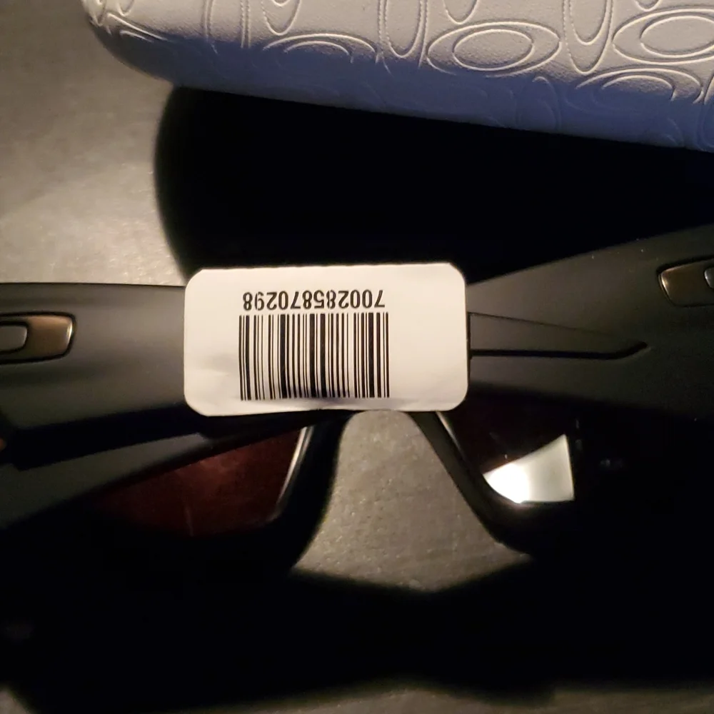 Oakley host  pick new gunmetal polarized unisex sunglasses gorgeous case hard